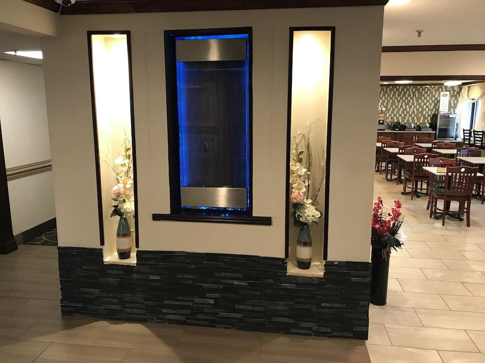 Baymont By Wyndham Grand Rapids Airport Hotel Cascade