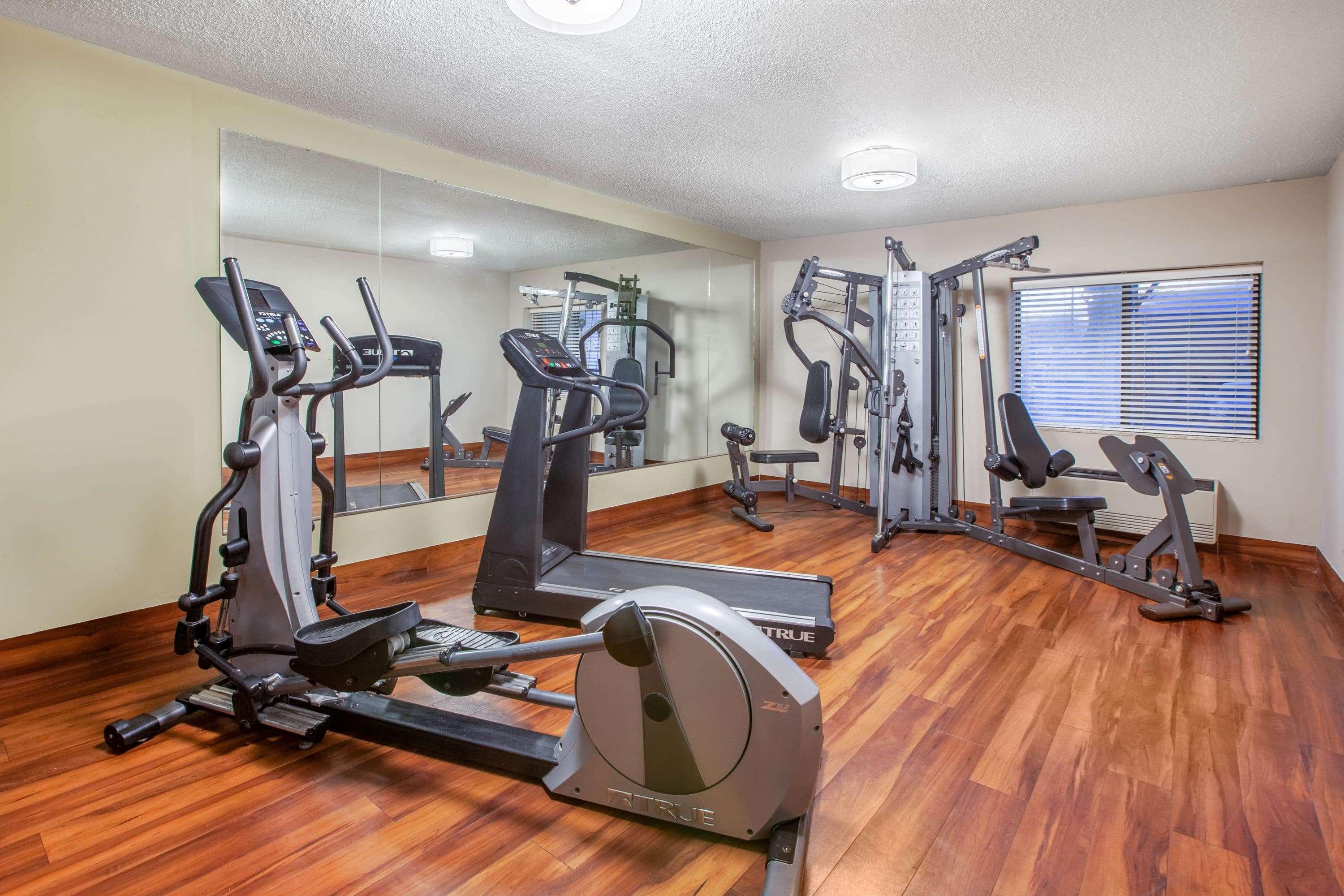 Baymont By Wyndham Grand Rapids Airport Hotel 2*