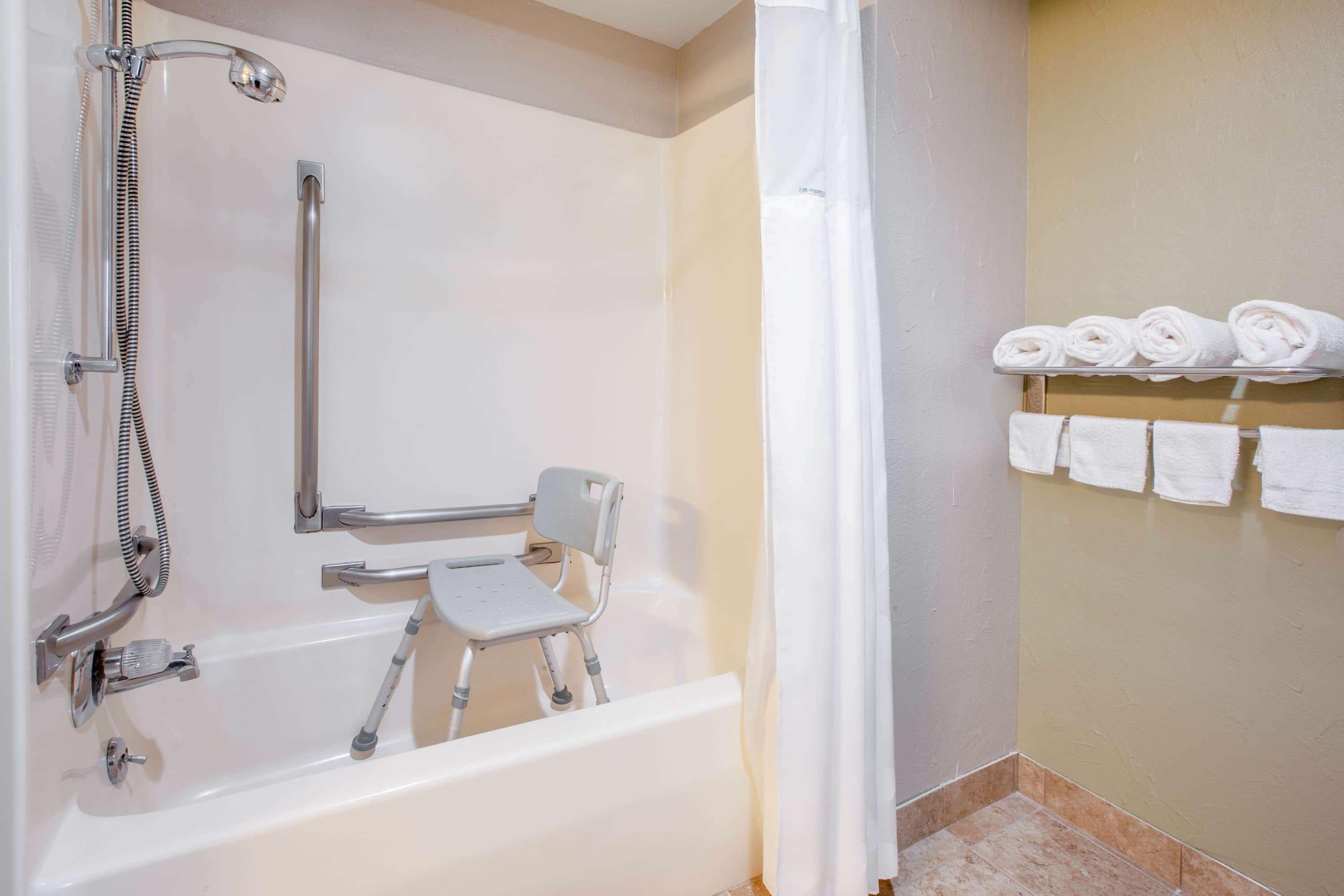 Baymont By Wyndham Grand Rapids Airport Cascade