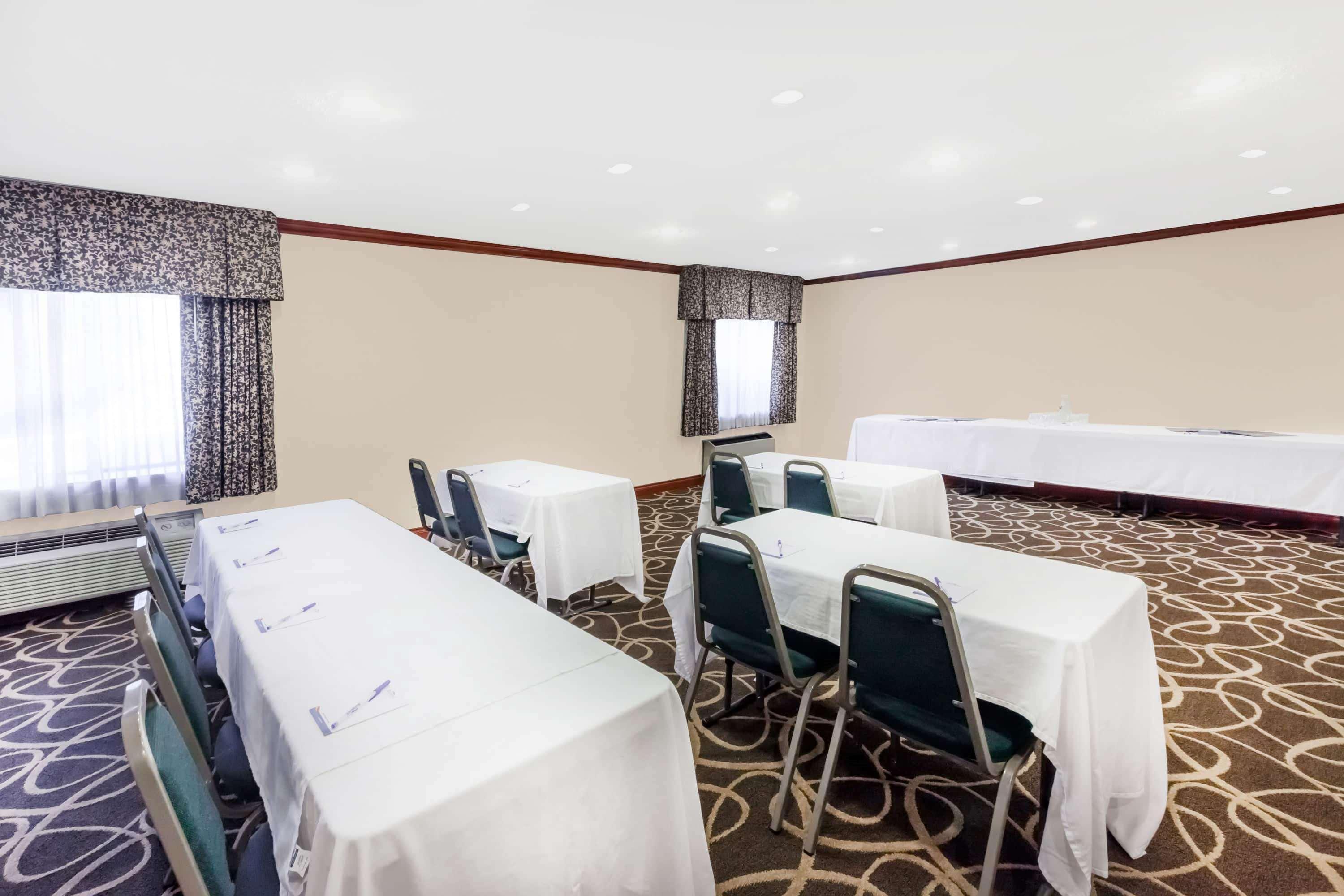 Baymont By Wyndham Grand Rapids Airport