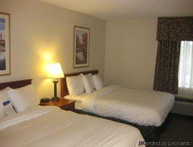 Baymont By Wyndham Grand Rapids Airport 2* Cascade
